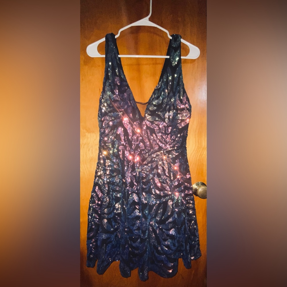 👗DRESSES👗 - Picture 3 of 3